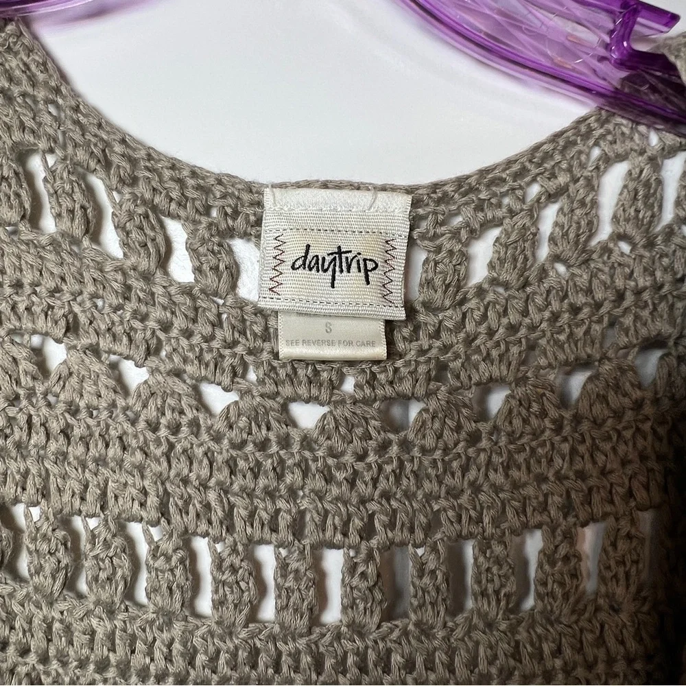 Daytrip Buckle Y2K women’s small crochet vest with fringe hem gray